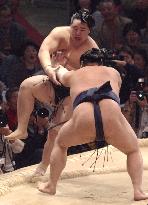 Asashoryu express derailed at Kyushu sumo